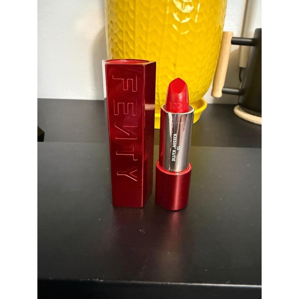 Fenty Beauty Fenty Icon Semi-Matte Refillable Lipstick 15 Kissin Kutie Red Case